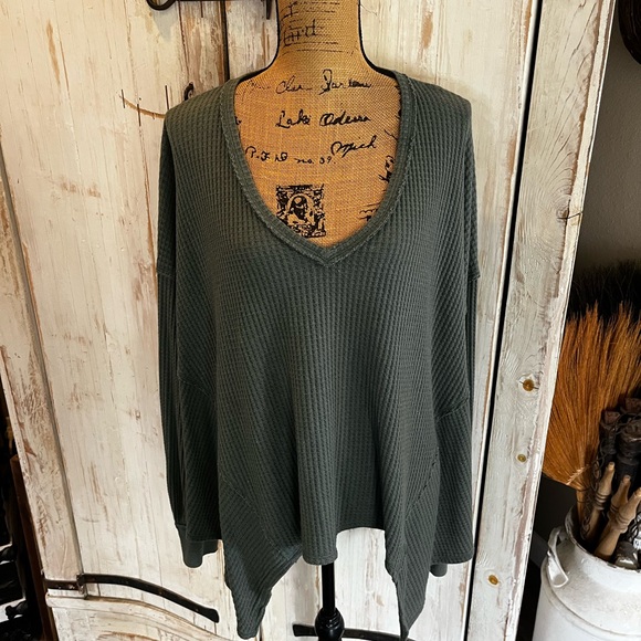 We The Free Olive Green V-Neck Top - Picture 5 of 5